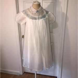 Vintage 1950’s Woman’s White Tricot Pegnoir Set Nightgown Robe